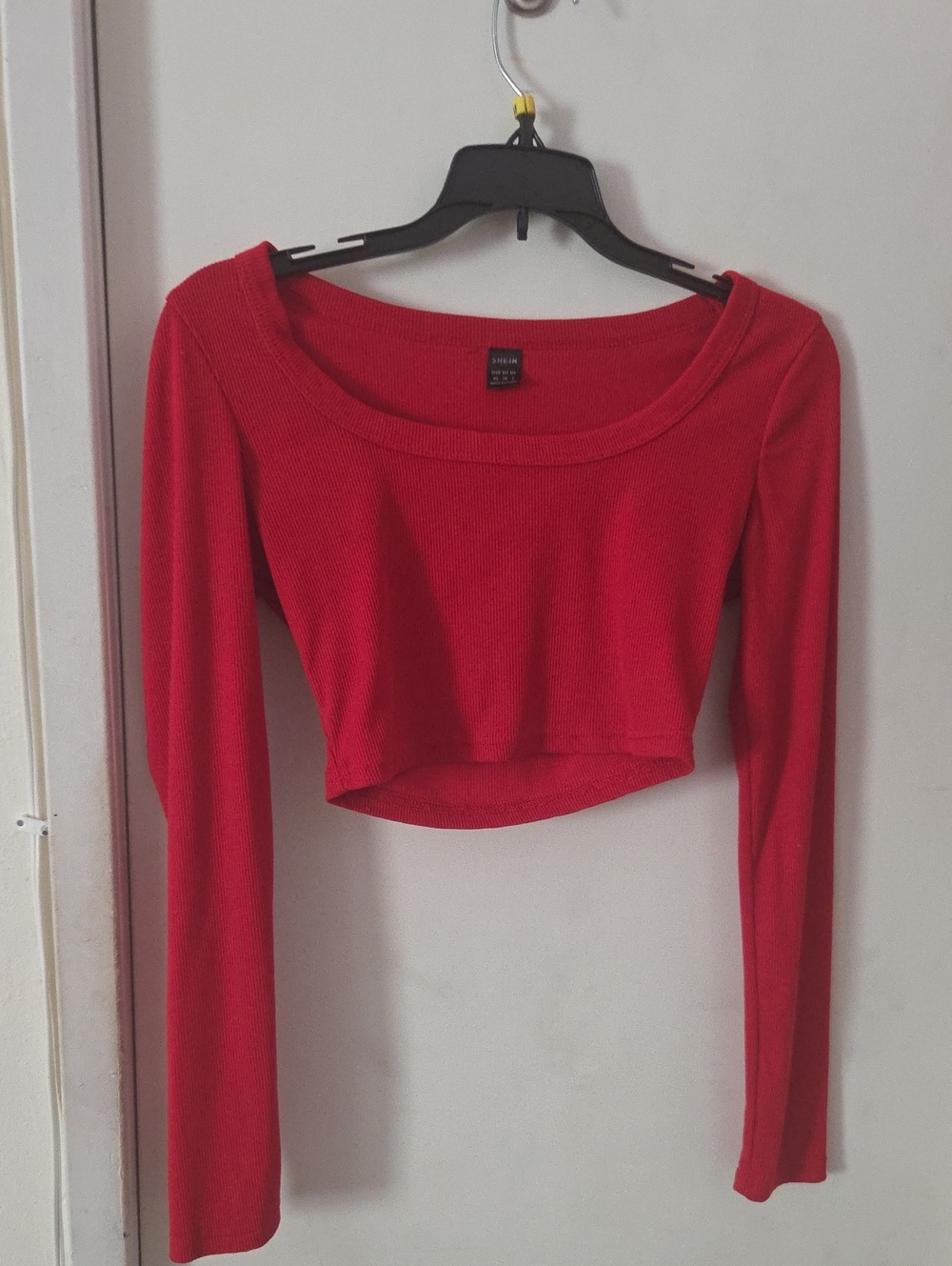 SHEIN Red Ribbed Long-Sleeve Crop Top